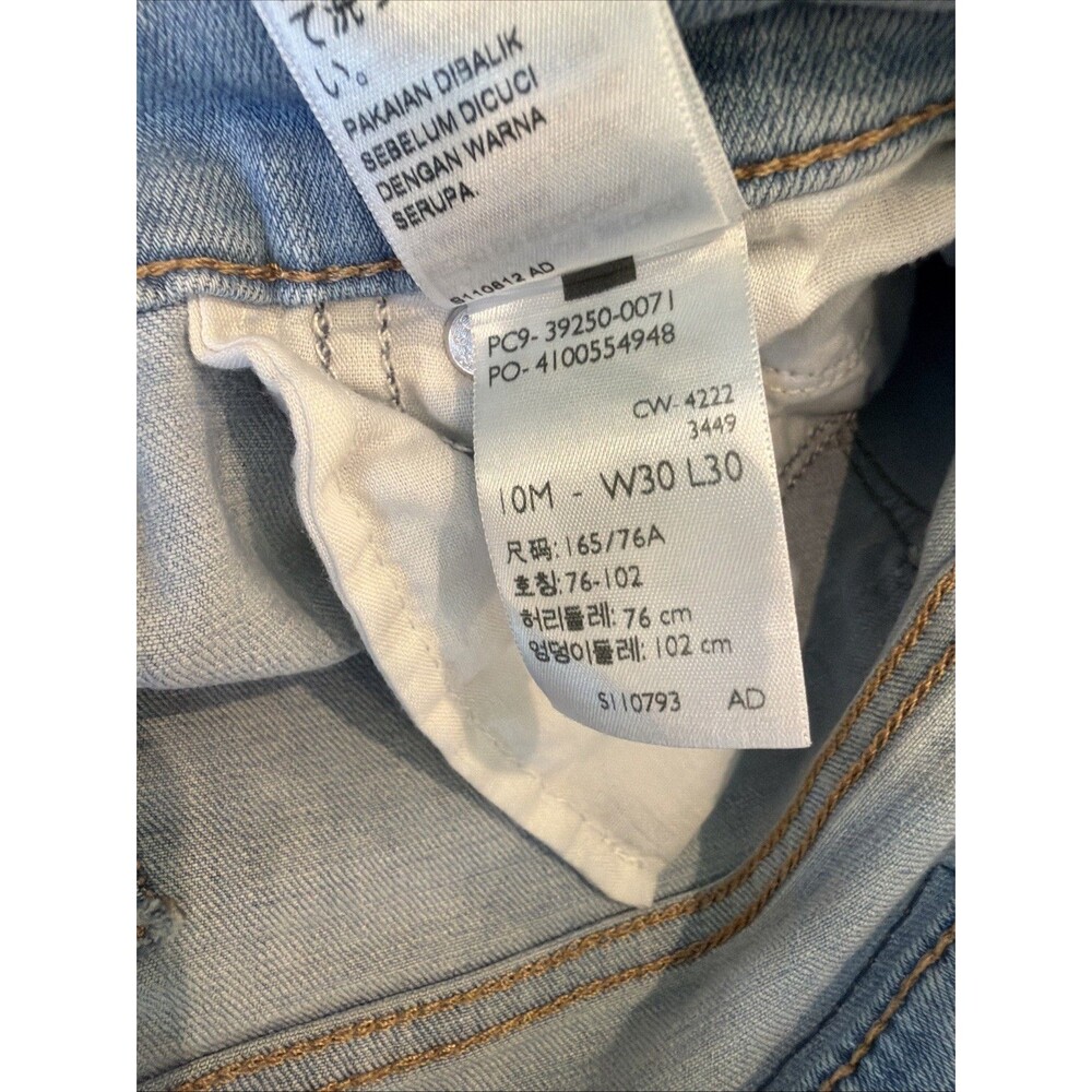 Levi’s Women’s Size 10 Classic Straight Light Wash Jeans W30 L30 - Picture 3 of 11